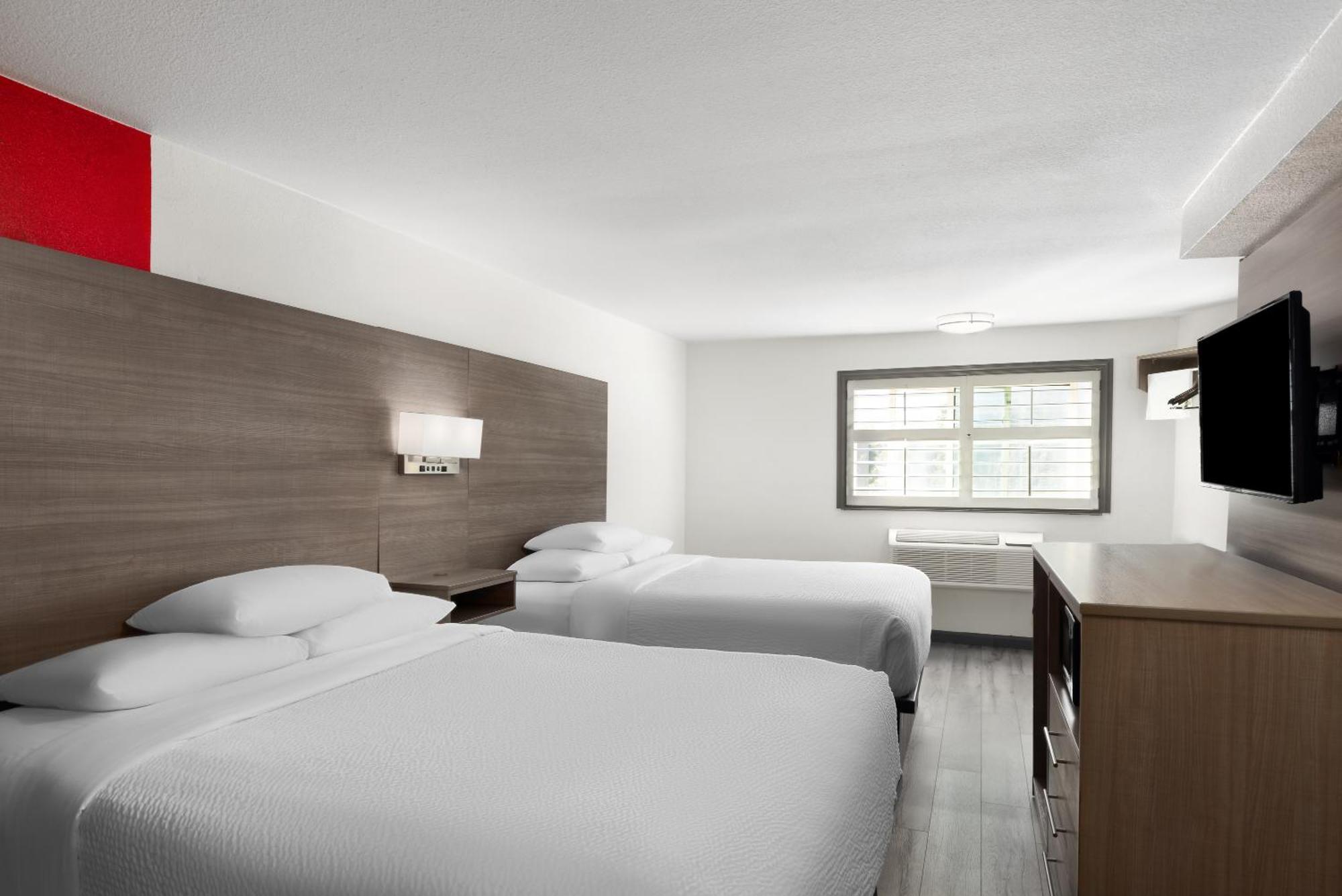 Мотель Ramada By Wyndham Medford Airport North Екстер'єр фото