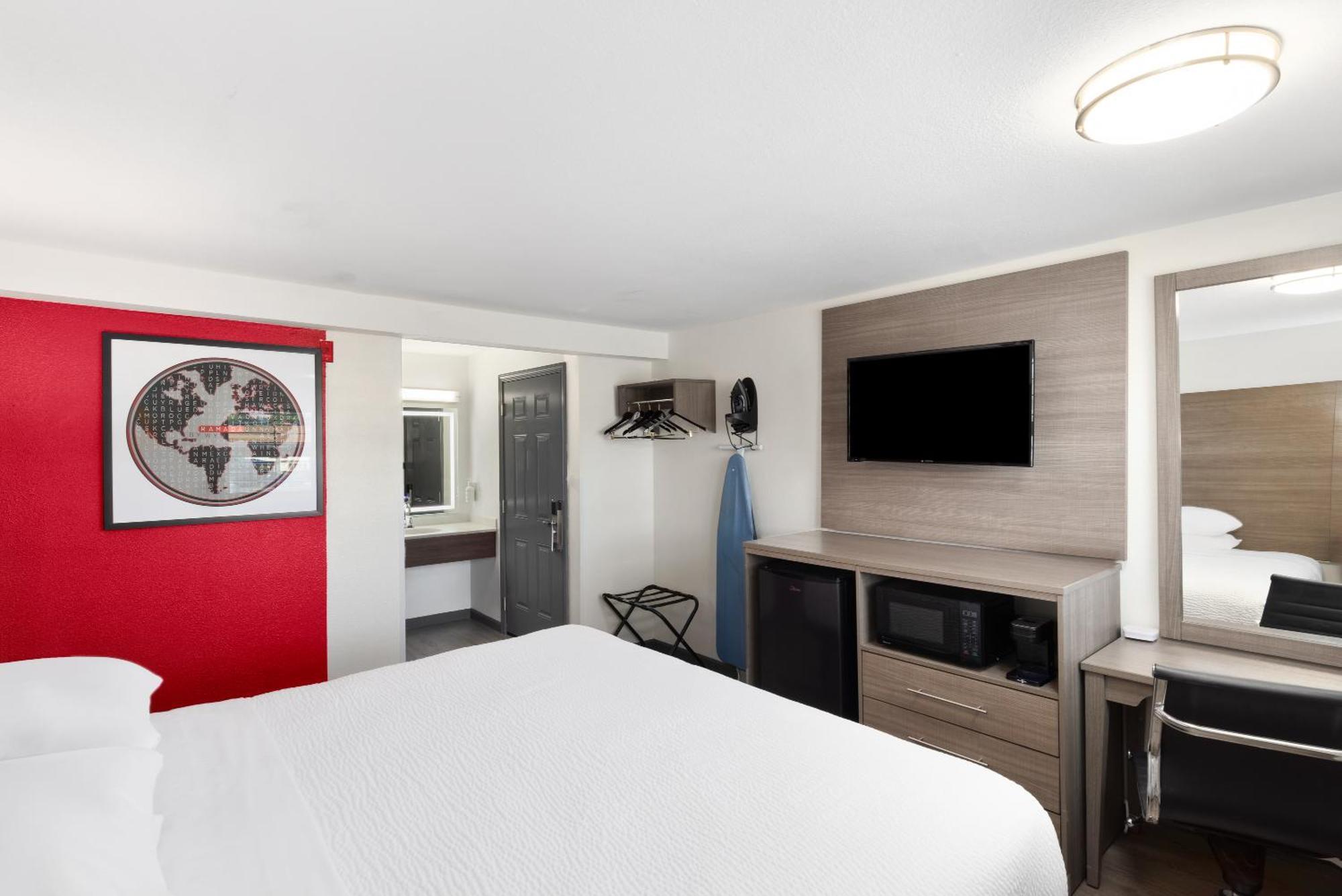 Мотель Ramada By Wyndham Medford Airport North Екстер'єр фото