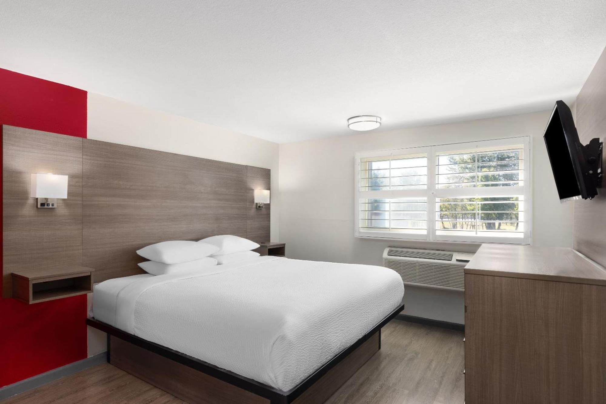 Мотель Ramada By Wyndham Medford Airport North Екстер'єр фото