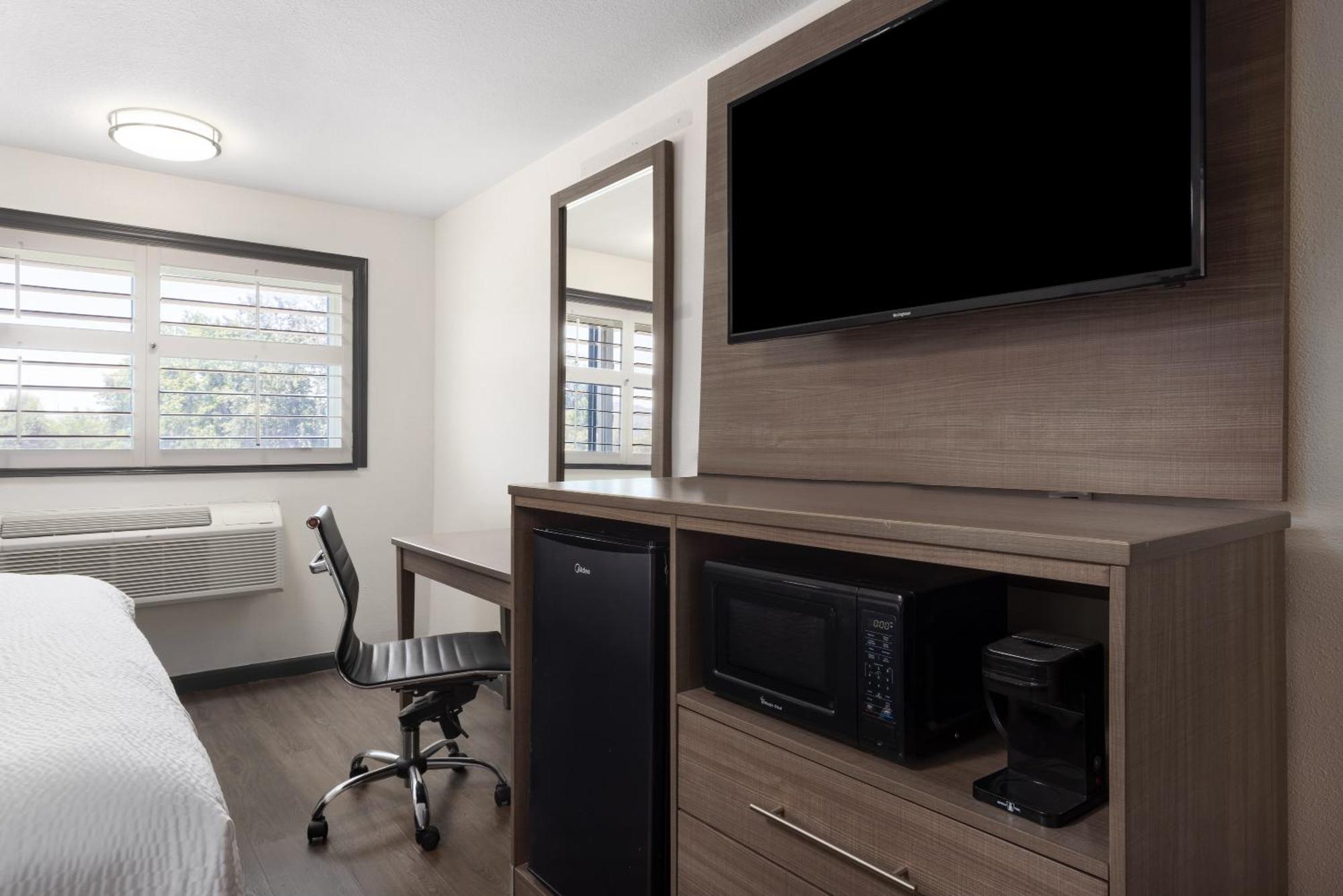 Мотель Ramada By Wyndham Medford Airport North Екстер'єр фото