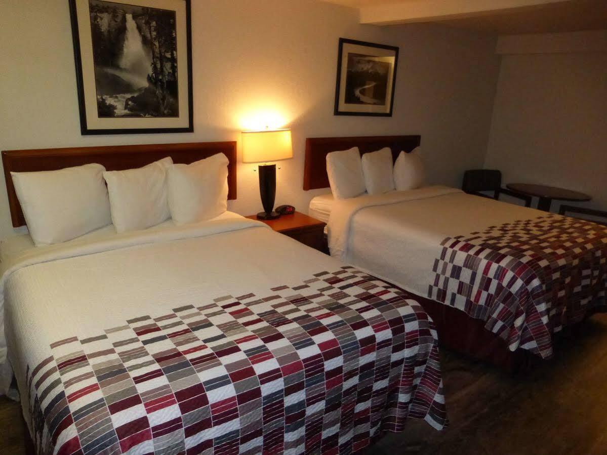 Мотель Ramada By Wyndham Medford Airport North Екстер'єр фото