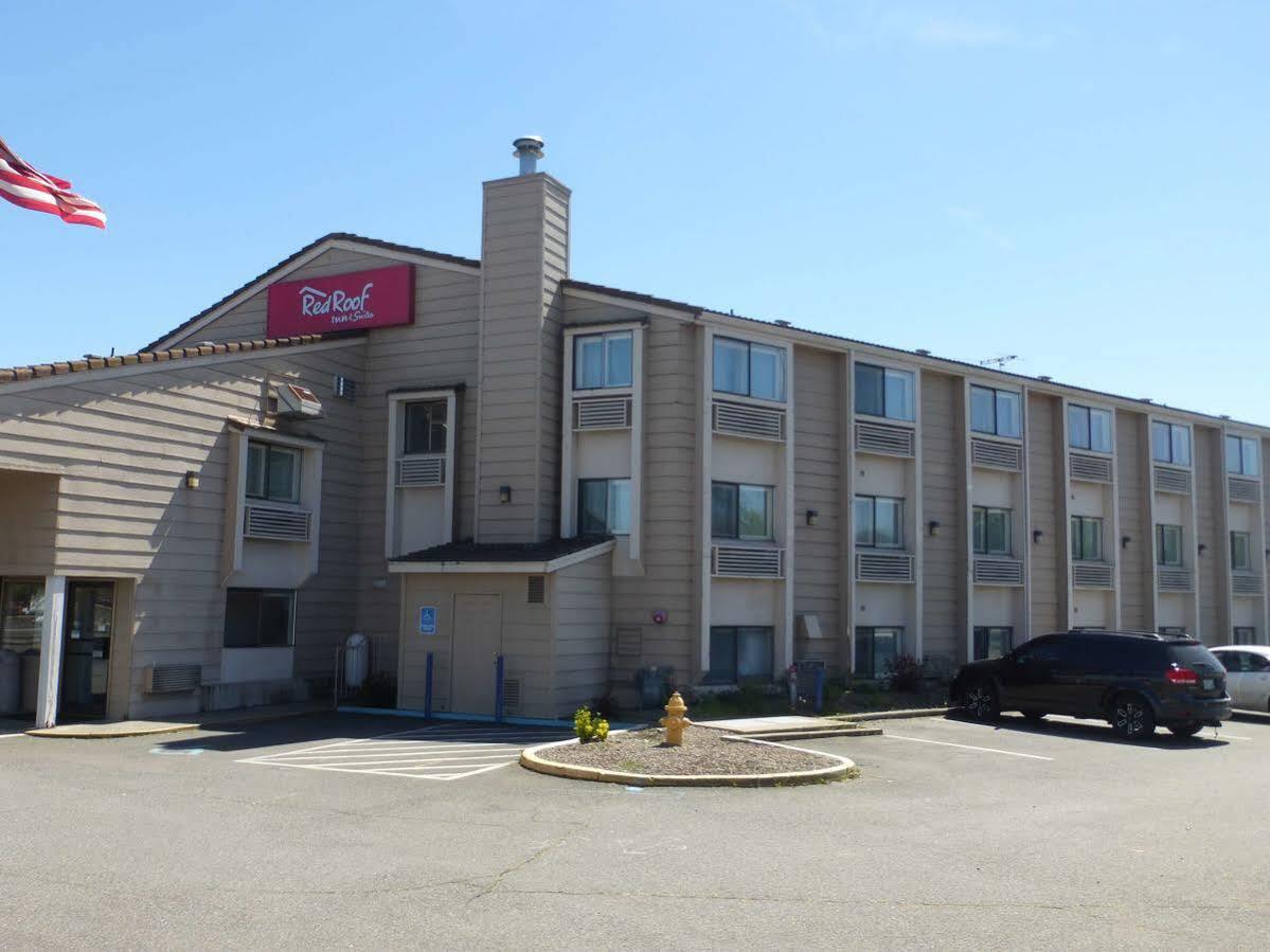 Мотель Ramada By Wyndham Medford Airport North Екстер'єр фото